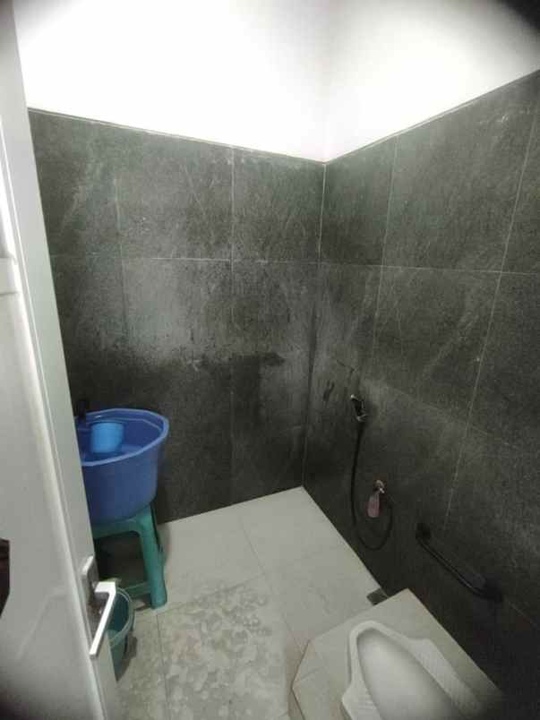 dijual rumah siap huni 2 lantai di blimbing