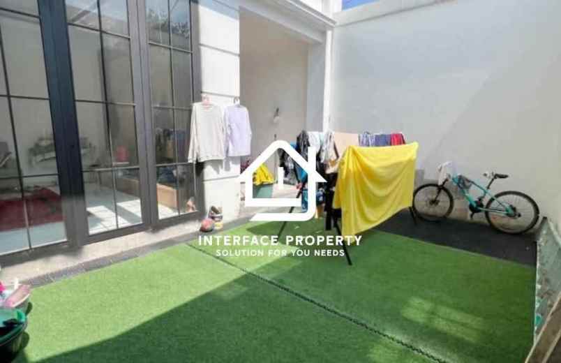 dijual rumah siap huni 3 lantai di lembang