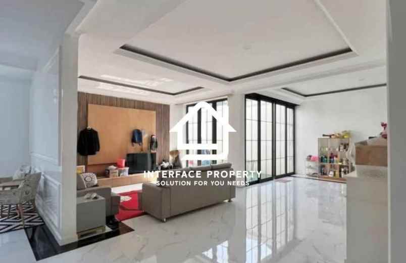 dijual rumah siap huni 3 lantai di lembang