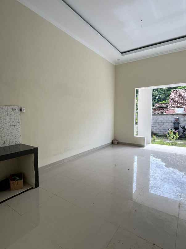 dijual rumah sidoluhur godean