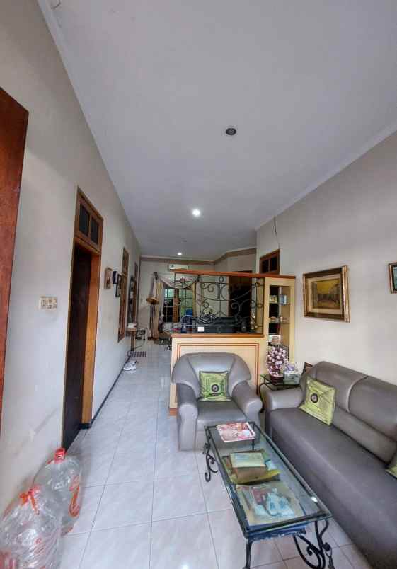 dijual rumah simpang darmo permai