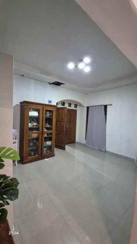 dijual rumah srengseng sawah