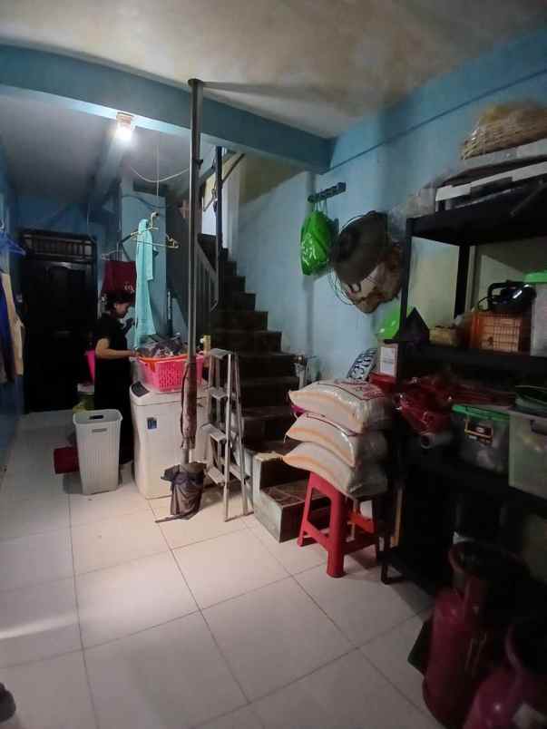 dijual rumah srengseng sawah