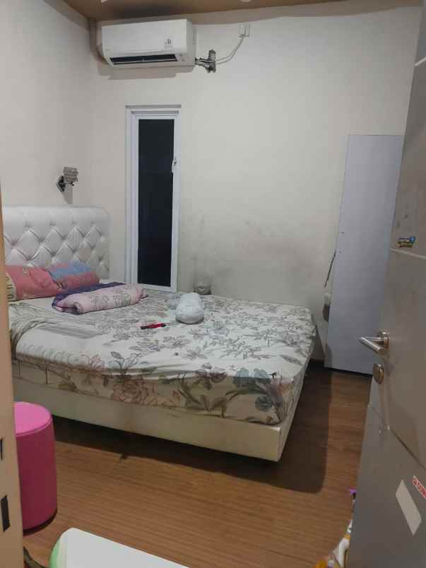 dijual rumah sukolilo dian regency