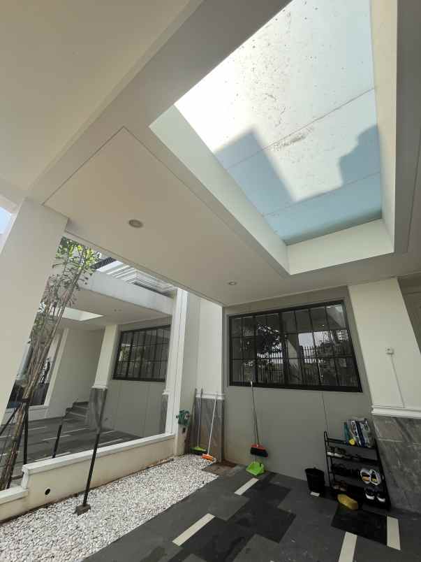 dijual rumah sutera winona