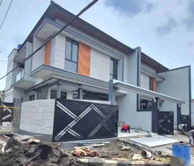 dijual rumah sutorejo prima