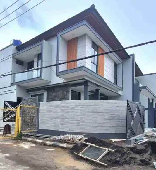 dijual rumah sutorejo prima