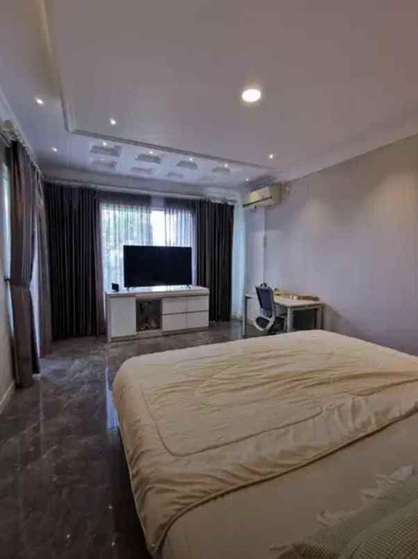 dijual rumah taman hunian satelit