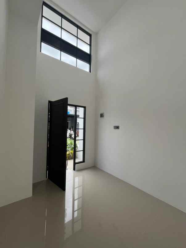 dijual rumah taman jivva kemlaten