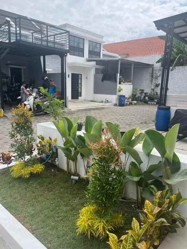 dijual rumah taman jivva kemlaten