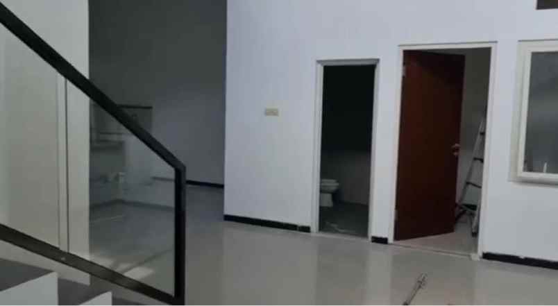 dijual rumah taman wiguna selatan