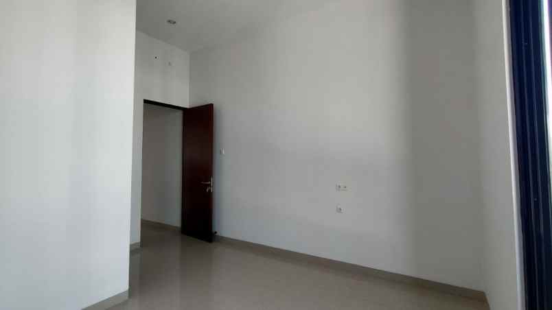 dijual rumah tambaksari