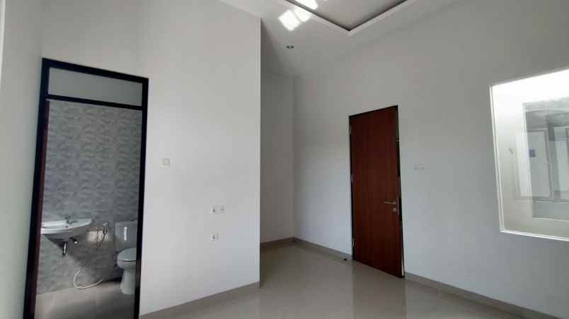 dijual rumah tambaksari