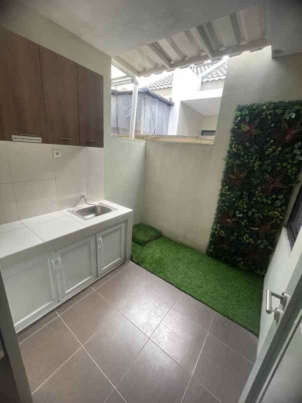 dijual rumah tapos cilangkap depok