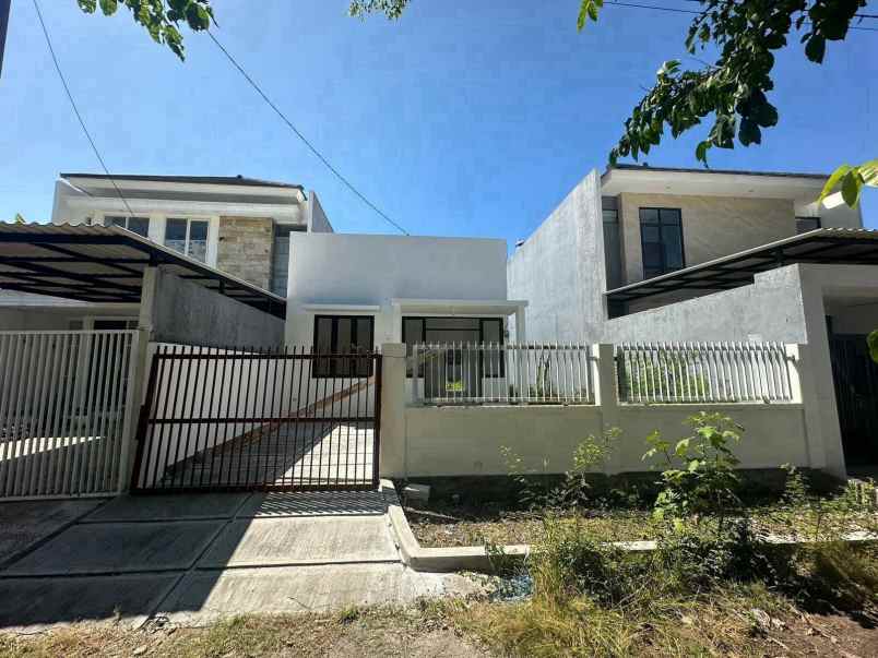 dijual rumah tenggilis mejoyo