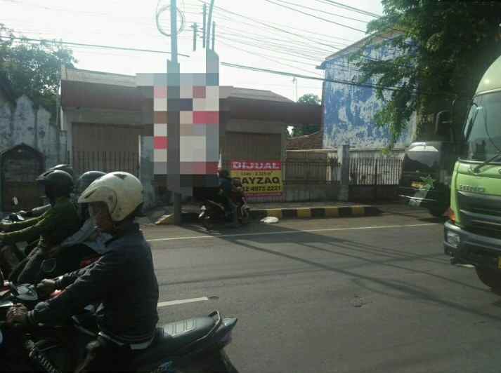 dijual rumah tepi jalan raya daerah