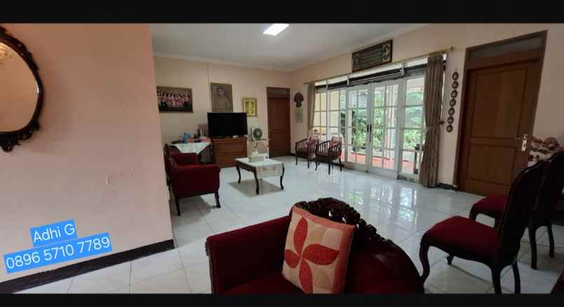 dijual rumah terawat 2 lantai di turangga bandung