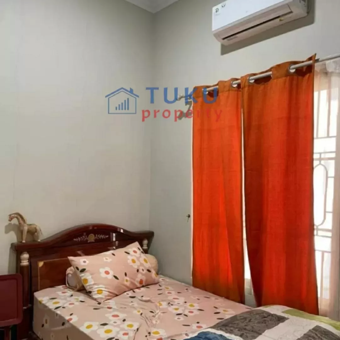 dijual rumah terawat di cipedak jagakarsa