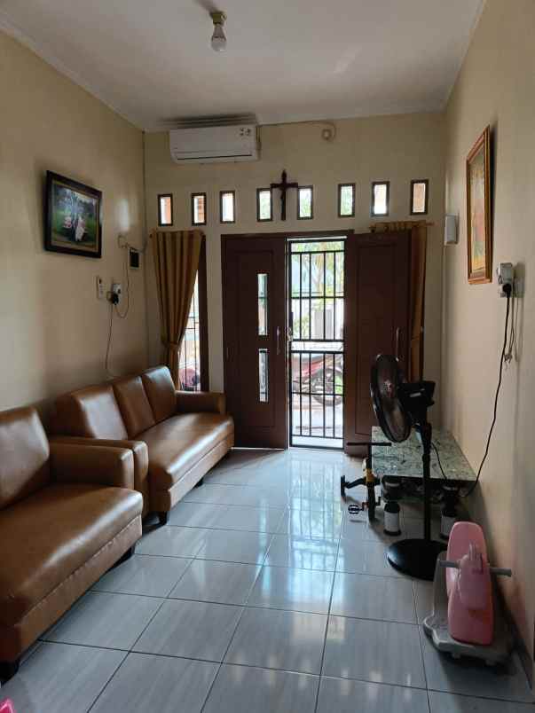 dijual rumah the palm residence