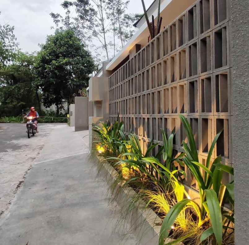 dijual rumah timur kampus uii