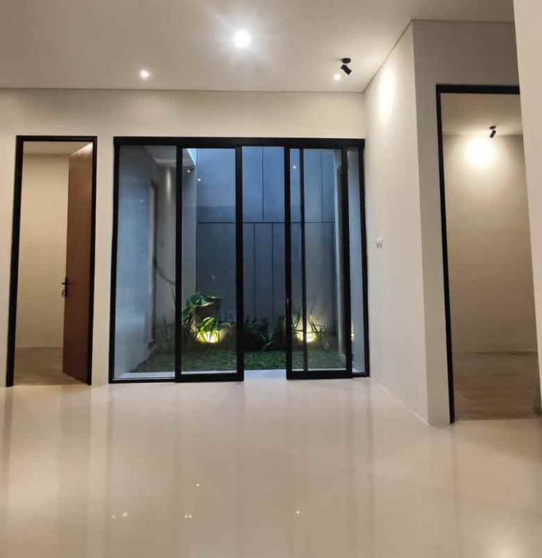 dijual rumah timur kampus uii