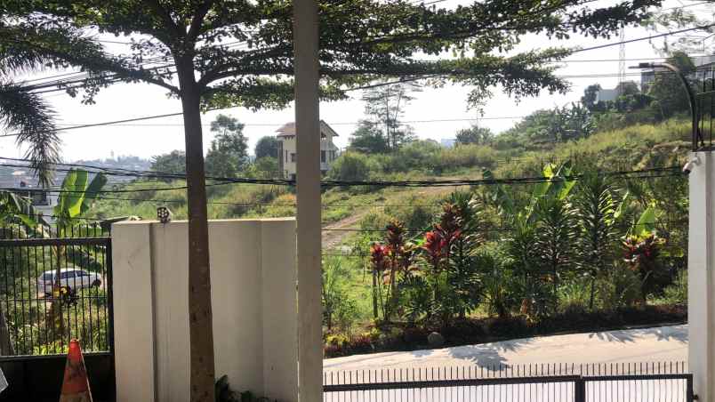 dijual rumah tingkat kondisi bagus di awiligar bandung