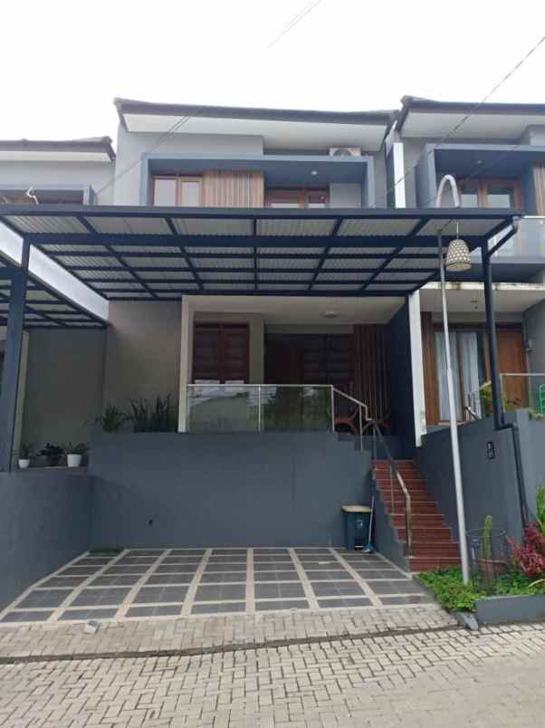 dijual rumah ubud village sariwangi