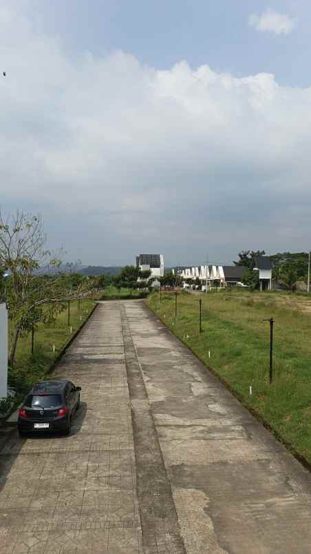 dijual rumah untung suropati