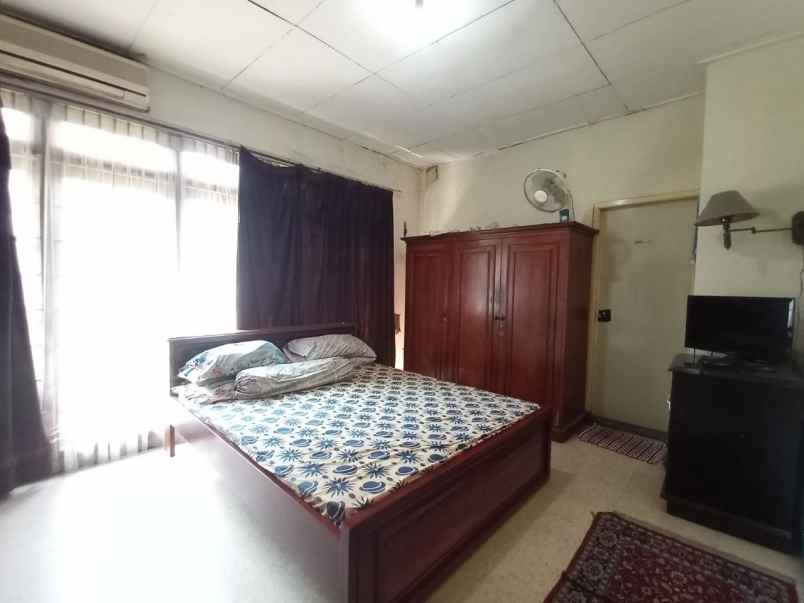 dijual rumah utan kayu raya jakarta timur