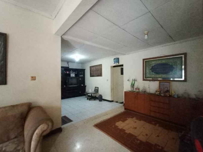 dijual rumah utan kayu raya jakarta timur