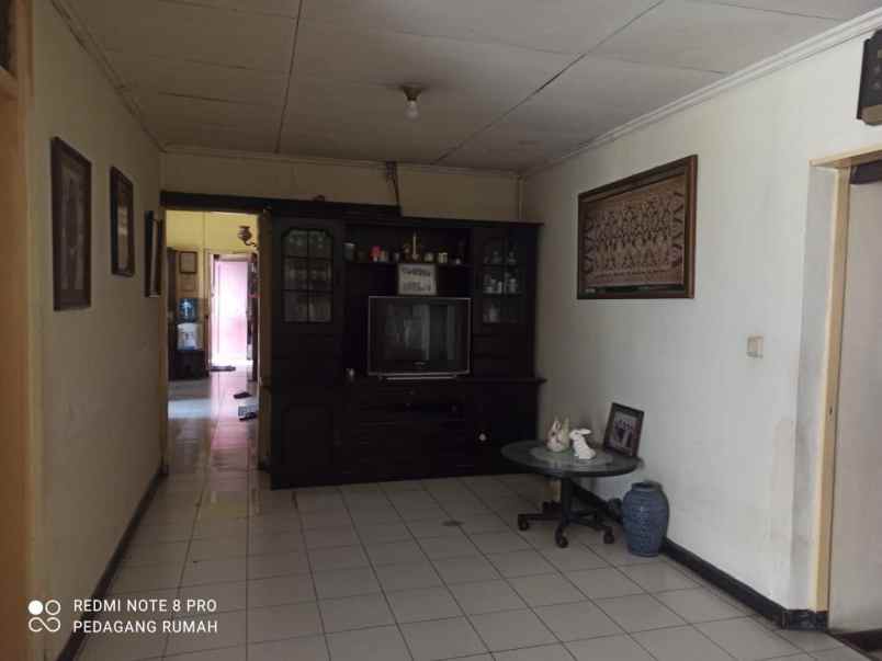 dijual rumah utan kayu raya jakarta timur