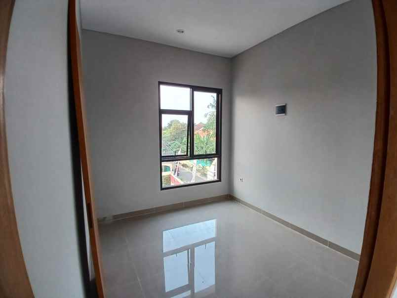 dijual rumah warung sila cipedak