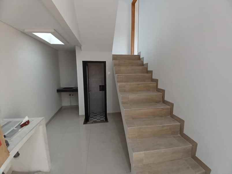 dijual rumah warung sila cipedak