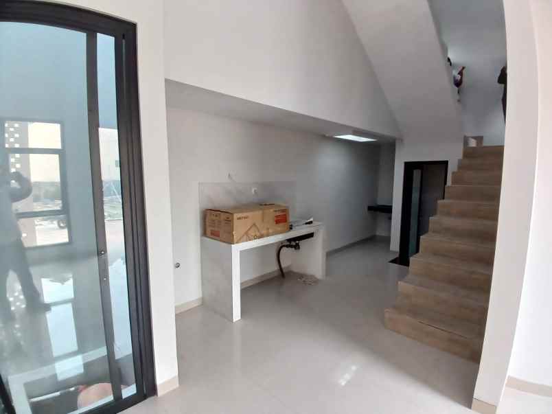 dijual rumah warung sila cipedak