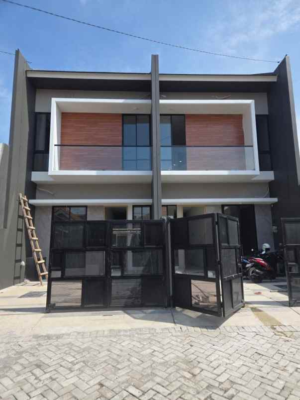 dijual rumah wisma permai
