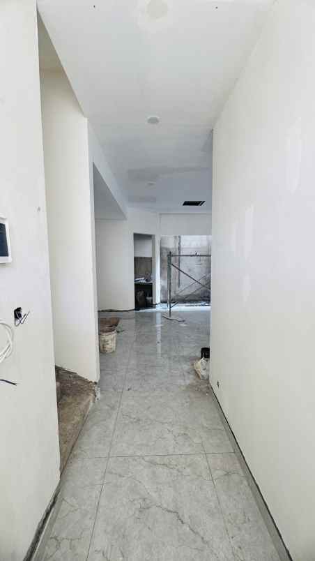 dijual rumah woodland citraland