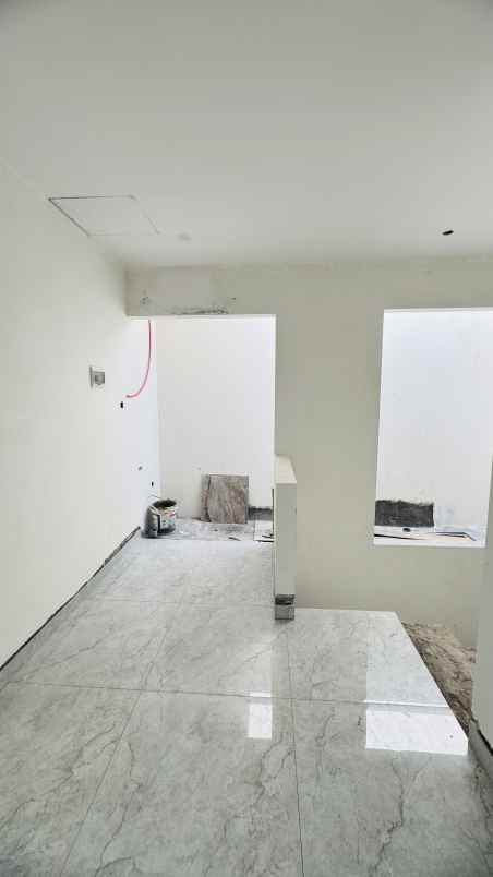 dijual rumah woodland citraland