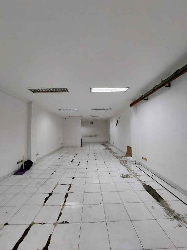 dijual sewa 2 ruko 3 lantai daerah jakarta selatan