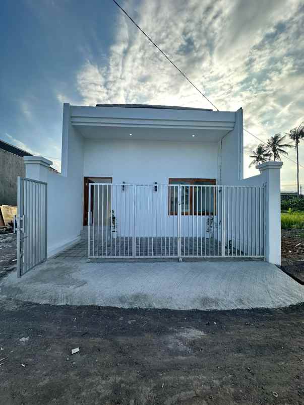 dijual villa batuan ubud gianyar bali