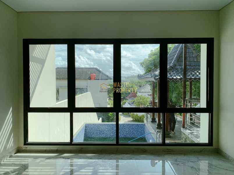 dijual villa gedongan bangunjiwo