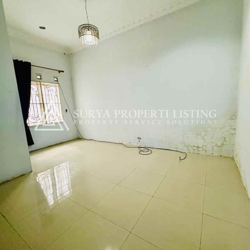 dijual villa jalan murai komplek grand