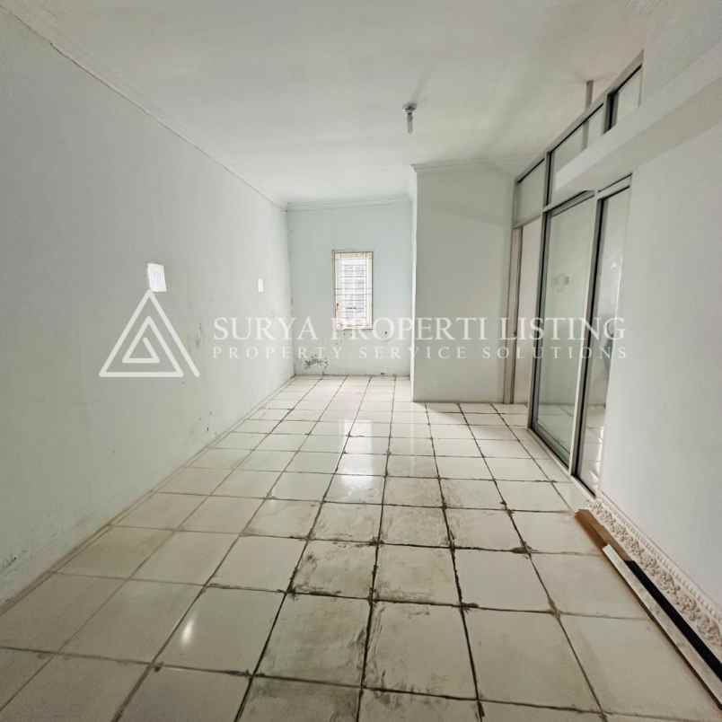 dijual villa jalan murai komplek grand