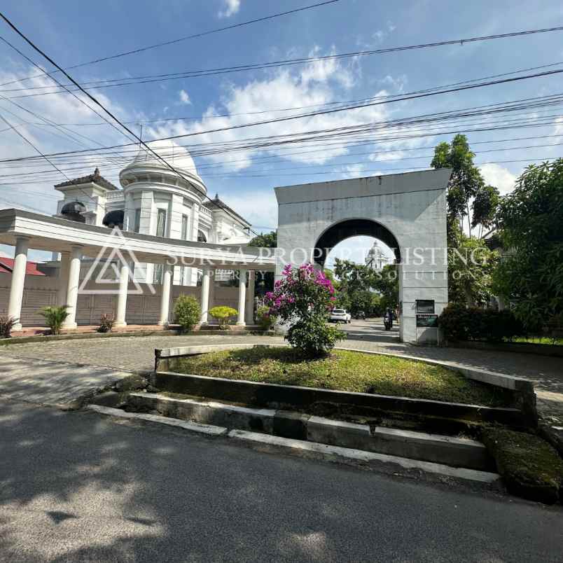 dijual villa jalan murai komplek grand