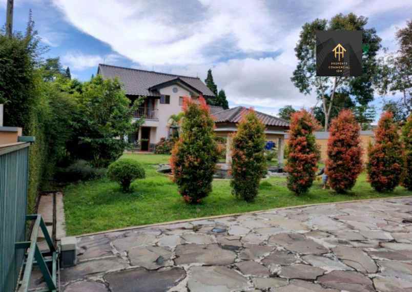 dijual villa jl lembang