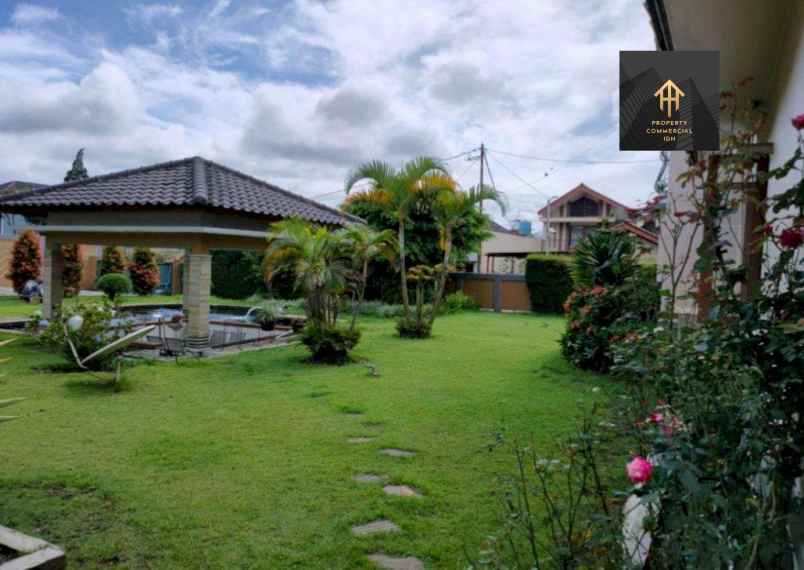 dijual villa jl lembang