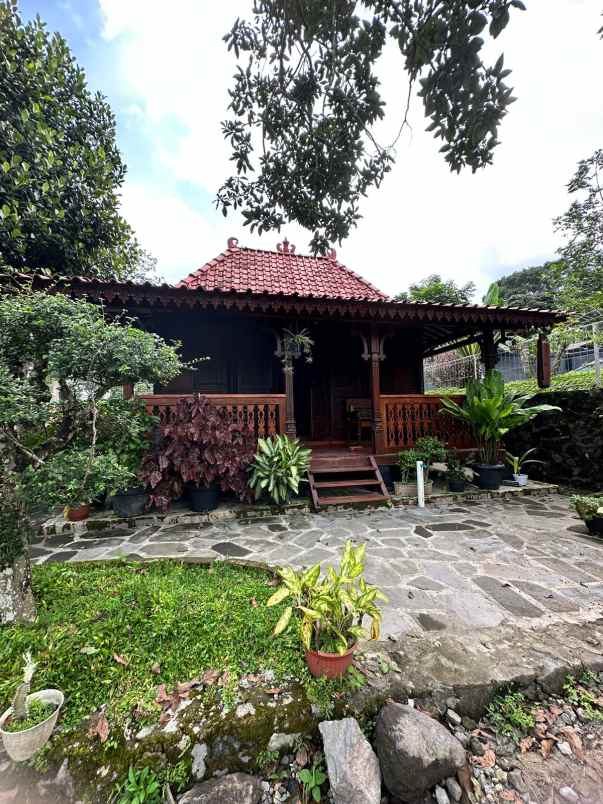 dijual villa kaliurang