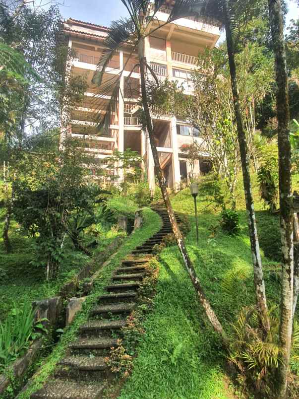 dijual villa mega indah megamendung