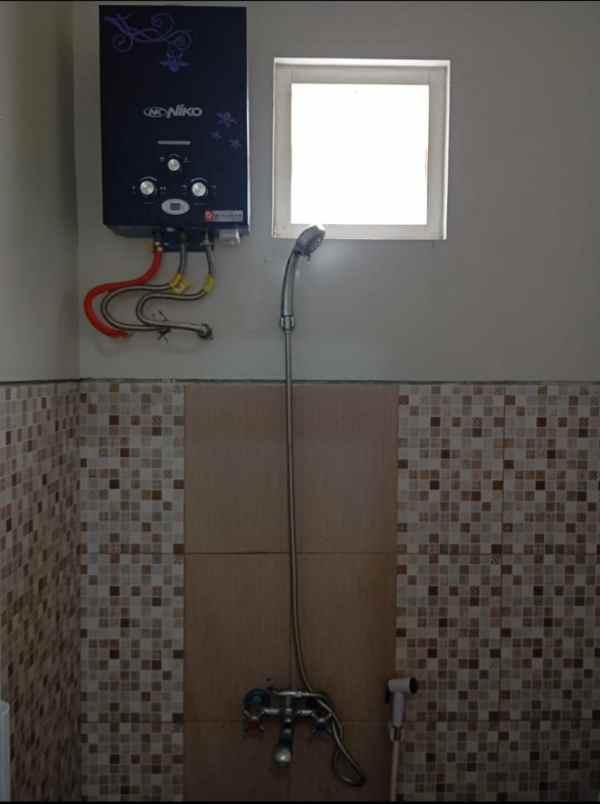 dijual villa plus perabot lokasi dekat bns kota batu