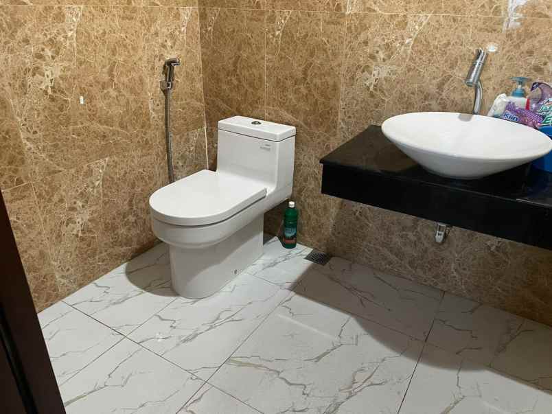 disewakan apartemen grand sungkono lagoon venetian