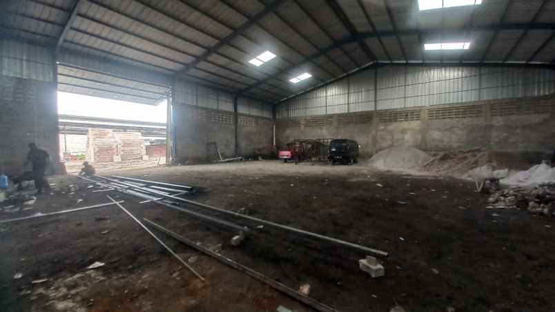 disewakan gudang baru nanjung